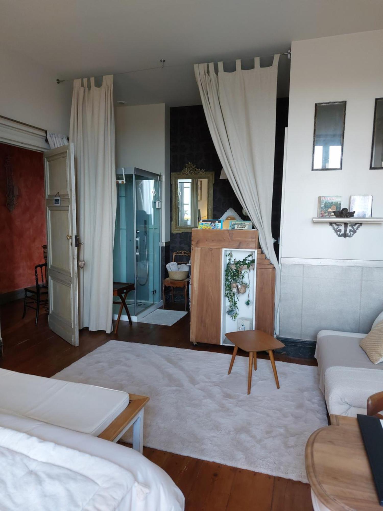 Au Bonheur D'Alphonse Bed & Breakfast Lusignan-Petit Exterior photo